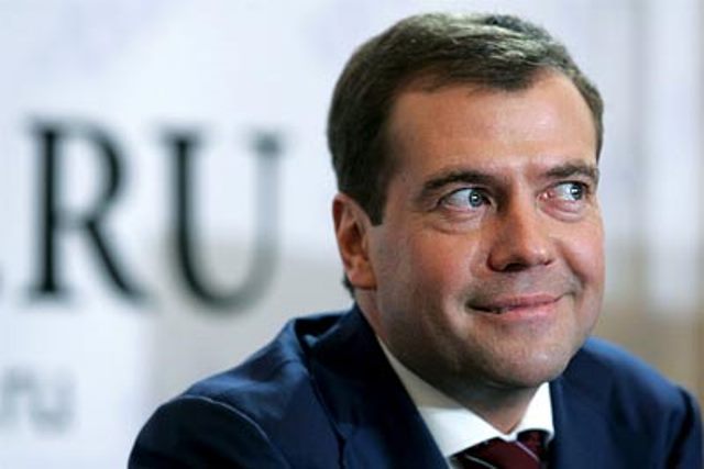 Медведев - учителям: За деньгами идите в бизнес